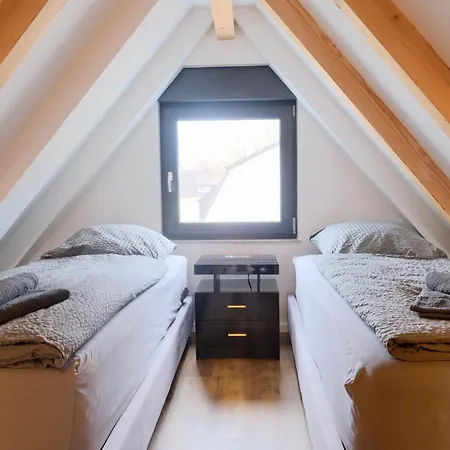 Brandneues Stadtglanz Штутгарт